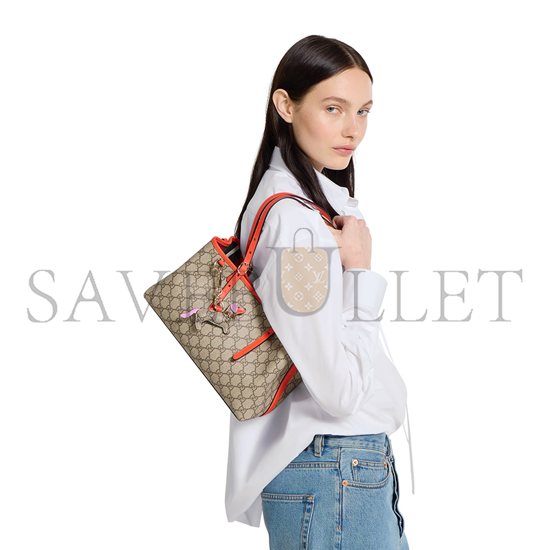GUCCI GG EMBLEM MEDIUM TOTE BAG 815214 (30*18*11cm) GUCCI GG EMBLEM MEDIUM TOTE BAG 815214 (30*18*11cm)